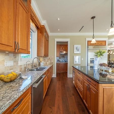 Spacious Cozy House In Vancouver West Luaran gambar