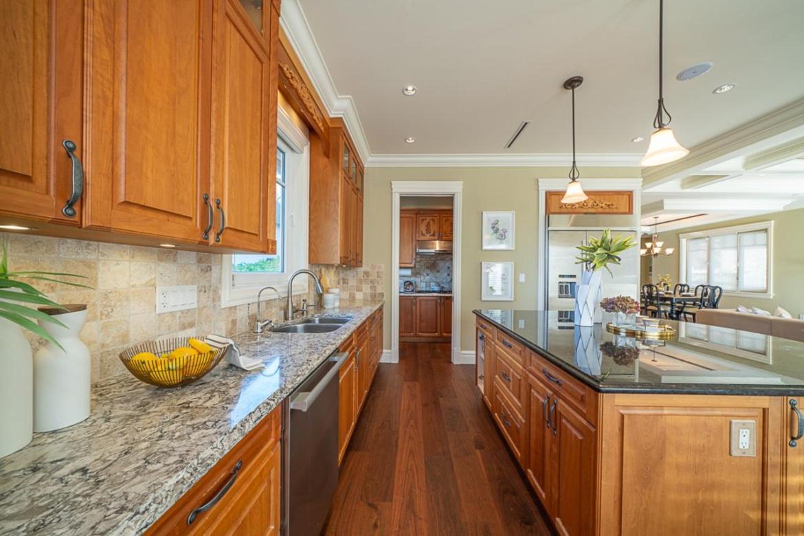 Spacious Cozy House In Vancouver West Luaran gambar